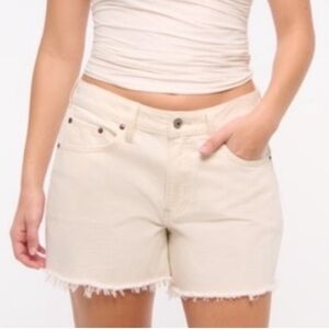 Abercrombie & Fitch Curve Love Low Rise Baggy Shorts in Cream Size 30